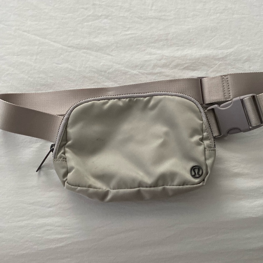 Lululemon waist bag